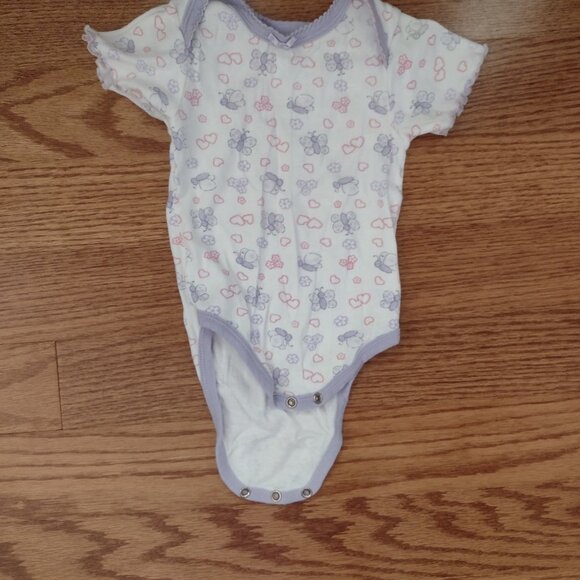 9 - 12 M | Five Onesie Bundle | Baby Connection - Picture 2 of 16